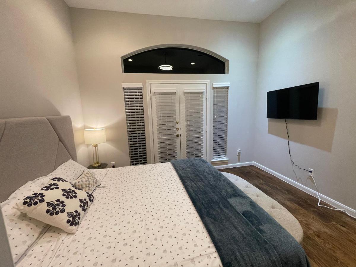 Insperit Home At Galleria With Heated Pool Spa Houston Exterior photo