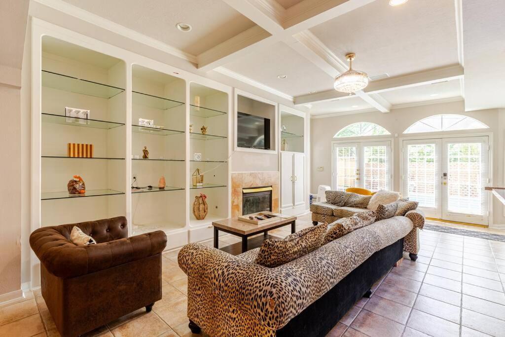 Insperit Home At Galleria With Heated Pool Spa Houston Exterior photo